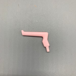 Vintage 1949 Cootie Game - Replacement part - One light pink leg
