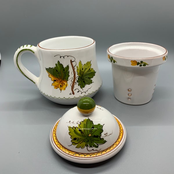 Vintage La Vecchia Faenza Hand Painted Majolica Tea Pot / Mug with strainer / Tea for one  Italian Pottery  - Ceramic  - Grape Leaf Motif