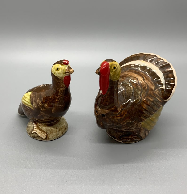 Vintage Tom Turkey and Hen Turkey ceramic salt and pepper image 1