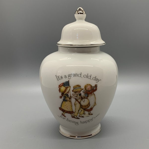 Vtg 1973 Holly Hobbie Real Porcelain Ginger Jar with Lid - It's a Grand Old Day for Being Happy