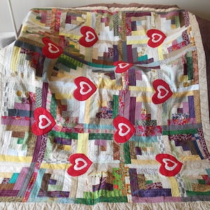 log cabin quilt. hearts quilt