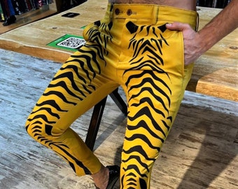 Men's Graphic Stretchy Print Pants (Black and Yellow)