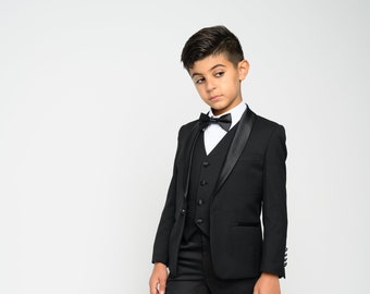 Boy's 5-Pieces Slim Fit tuxedo shawl collar Set   [jacket, , vest ,pants, white shirt and bow ]