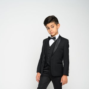 Boy's 5-Pieces Slim Fit tuxedo shawl collar Set   [jacket, , vest ,pants, white shirt and bow ]