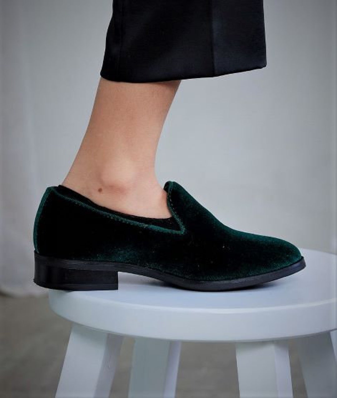 Hunter green velvet shoes clearance