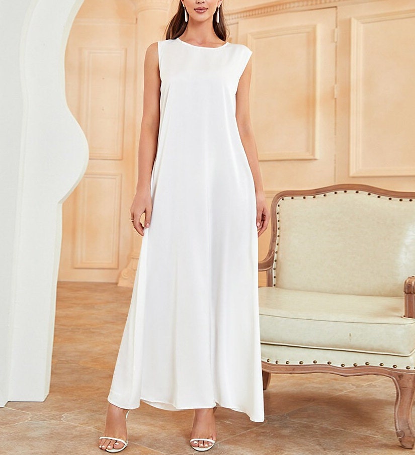 Dress to wear outlet under abaya