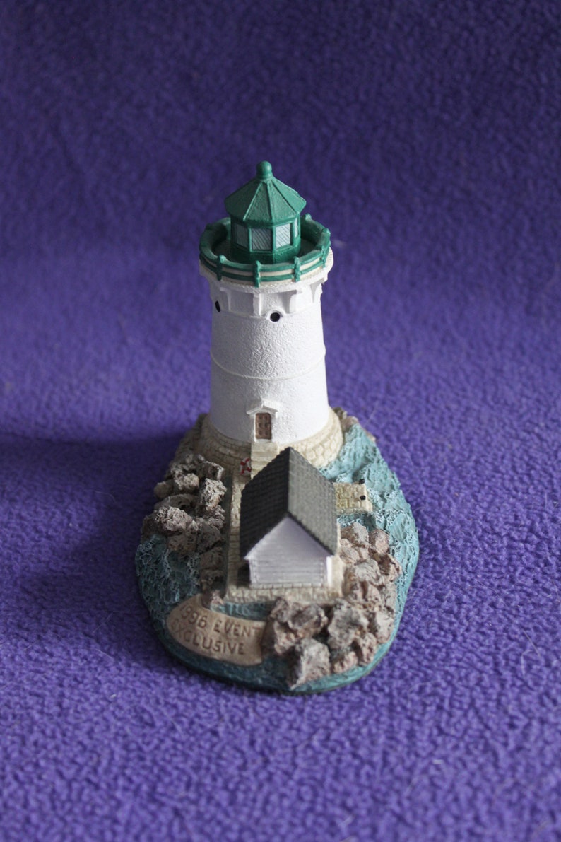 Ny Lighthouse 602 By Harbour Lights With Original Box And Name Tag Retired Collectible Sunken Rock Store Event Exclusive Collectibles Art Collectibles Vadel Com