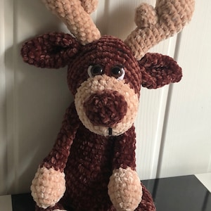 Cute moose crocheted from cuddly chenille wool, pure handmade, with safety eyes.