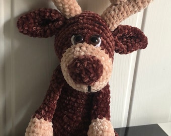 Cute moose crocheted from cuddly chenille wool, pure handmade, with safety eyes.