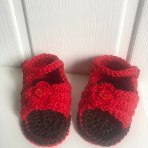 Super cute baby sandals in different designs. In orange, crocheted with flower or in pink with heart button made of cool soft cotton. image 10