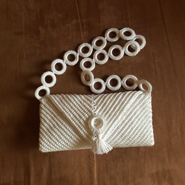 Elegante gehäkelte Handtasche, Clutch aus mercerisierter Baumwolle, schönes Geschenk zur Kommunion, Konfirmation