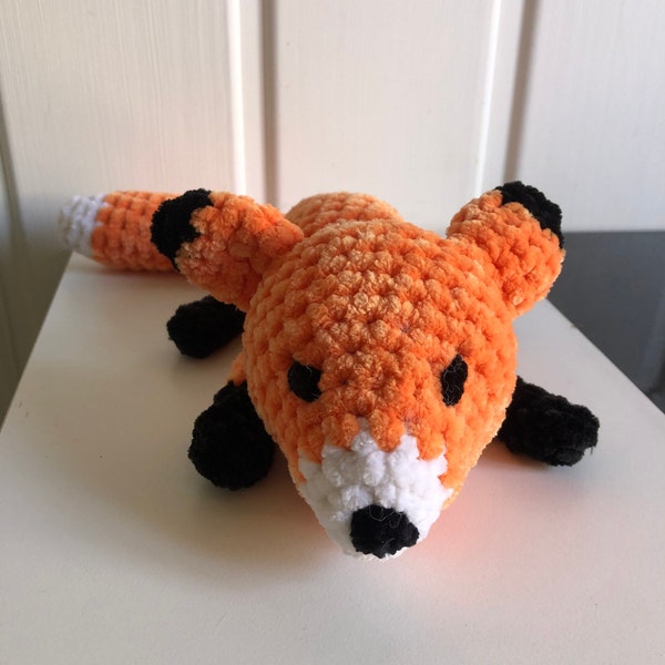 Renard câlin, petite peluche en laine chenille douce et veloutée, entièrement faite à la main, crochetée