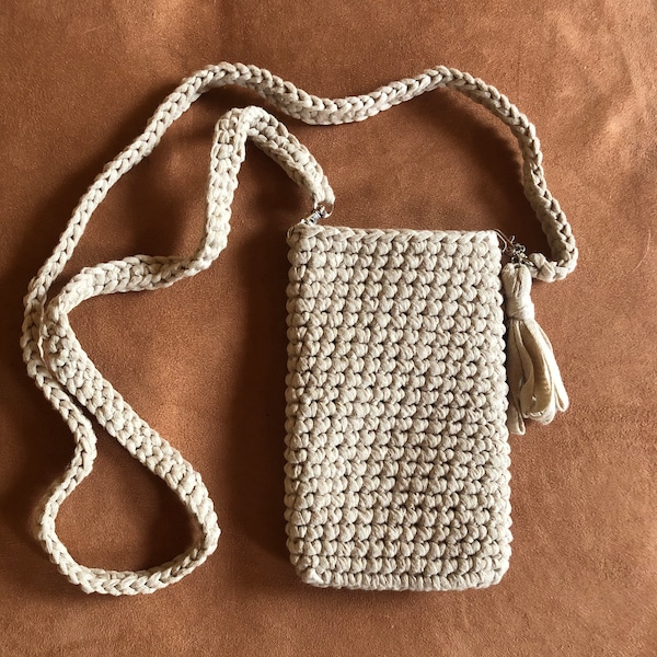 Housse pour téléphone portable, au crochet, en coton recyclé de haute qualité de différentes couleurs, avec une sangle de transport amovible, veuillez indiquer les dimensions.