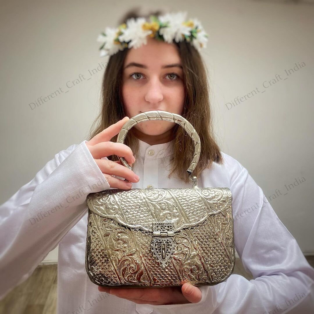 Metal clutch best sale purse