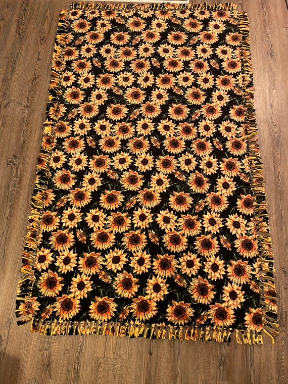 Sunflower tie blanket deals