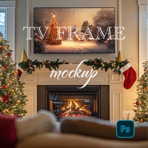 以下が含まれることがあります： テレビフレームのモックアップで、画面には冬のシーンが表示されています。フレームは、火が燃えている暖炉の上に設置されています。暖炉は、緑の葉とライトのガーランドで飾られています。暖炉の両側には、クリスマスツリーが2本あります。