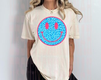 Electric Blue Smiley Png, Blue cheetah smiley with pink border, Trendy Summer Png, Cheetah print Svg file, Retro Digital Download