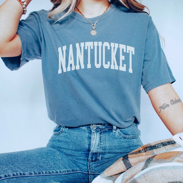 Nantucket Massachusetts Comfort Colors 1717 Blue Jeans Men's and Women's T-Shirt (S-4XL)