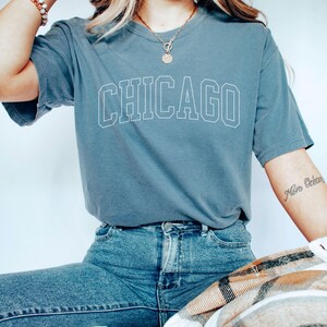 Unisex Chicago Illinois Varsity Comfort Colors T-Shirt