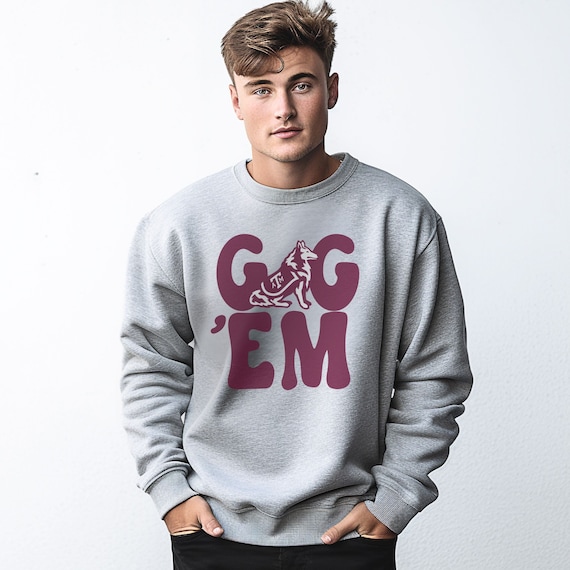 Unisex Texas A&M Gig 'em Retro Reveille Crewneck Sweatshirt White and  Maroon Official Texas A and M University Licensee 
