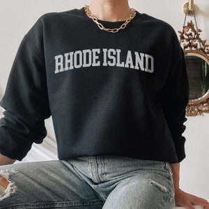 Rhode Island Black Unisex Men&#39;s and Women&#39;s Crewneck Sweatshirt