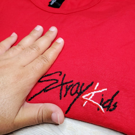 Camiseta con el logotipo de Stray Kids / Camiseta bordada a - Etsy México