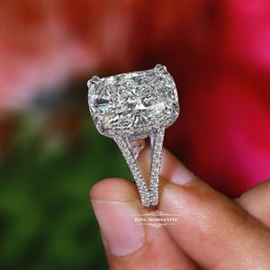 19,5 CT kussengeslepen moissaniet verlovingsring, verborgen halo, trouwring met gespleten schacht