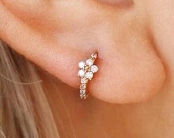 huggie hoop earrings•cartilage hoop•14k gold hoop earrings•helix hoop•cartilage earring•flower•Natural diamond huggies•helix earring•gift
