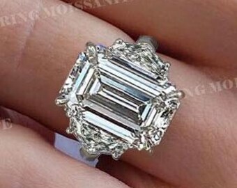 見事な 17.17 カラットのエメラルド カット モアッサナイト リング