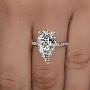 3.1 CT pear shaped engagement ring set Three stone ring lab diamond band wedding ring set CVD Lab created diamond ring 3rd anniversary gift