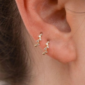 Diamond huggies•cartilage hoop•14k solid gold•Natural diamond•huggie hoop earrings•cartilage earring•mini hoop earrings•diamond hoops•gift