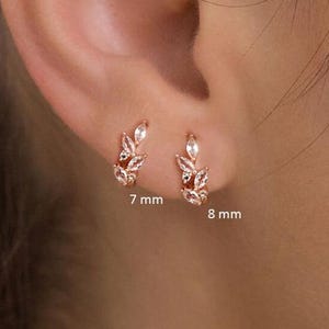 Diamond huggie hoop earrings•14k solid gold•Natural diamond hoop earrings•cartilage earring•tiny hoops•cartilage hoop•diamond huggies•gift