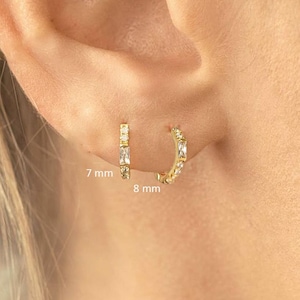 diamond huggie earring•cartilage hoop•Real diamond•huggie hoop earrings•14k solid gold•diamond huggies•cartilage earring•mini hoop earrings