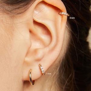 huggie hoop earrings•Cartilage hoop•cartilage earring•14k solid gold•Natural diamond huggies•tiny gold hoops•mini•small hoop earrings•gift