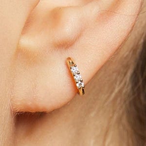 Cartilage hoop•cartilage earring•14k solid gold•huggie hoop earrings•Natural diamond huggies•tiny gold hoops•mini•small hoop earrings•gift