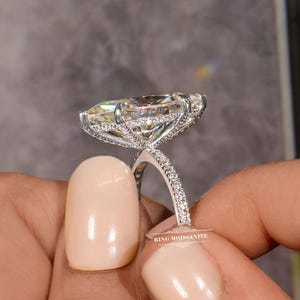7.5 CT Large Marquise Moissanite Stone Stunning Solitaire Design Luxury Celebrity Style Wedding Chunky Cocktail Ring