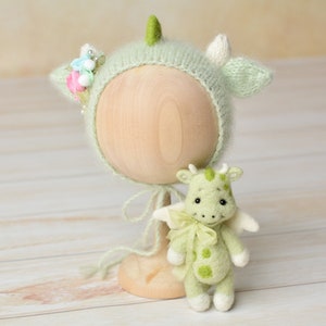 Newborn Dragon Props Set of Bonnet and Wool Dragon Toy Newborn Felted Dragon with Wings Newborn Dragon Outfit Animal Stuffy Baby Shower Set (bonnet+toy)