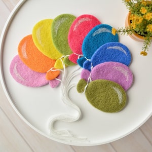 Newborn Felted Balloons, Wool Balloons Props, Baby Balloons Toy, Newborn Accessories, Toys for Photos, Newborn Balloons Decor