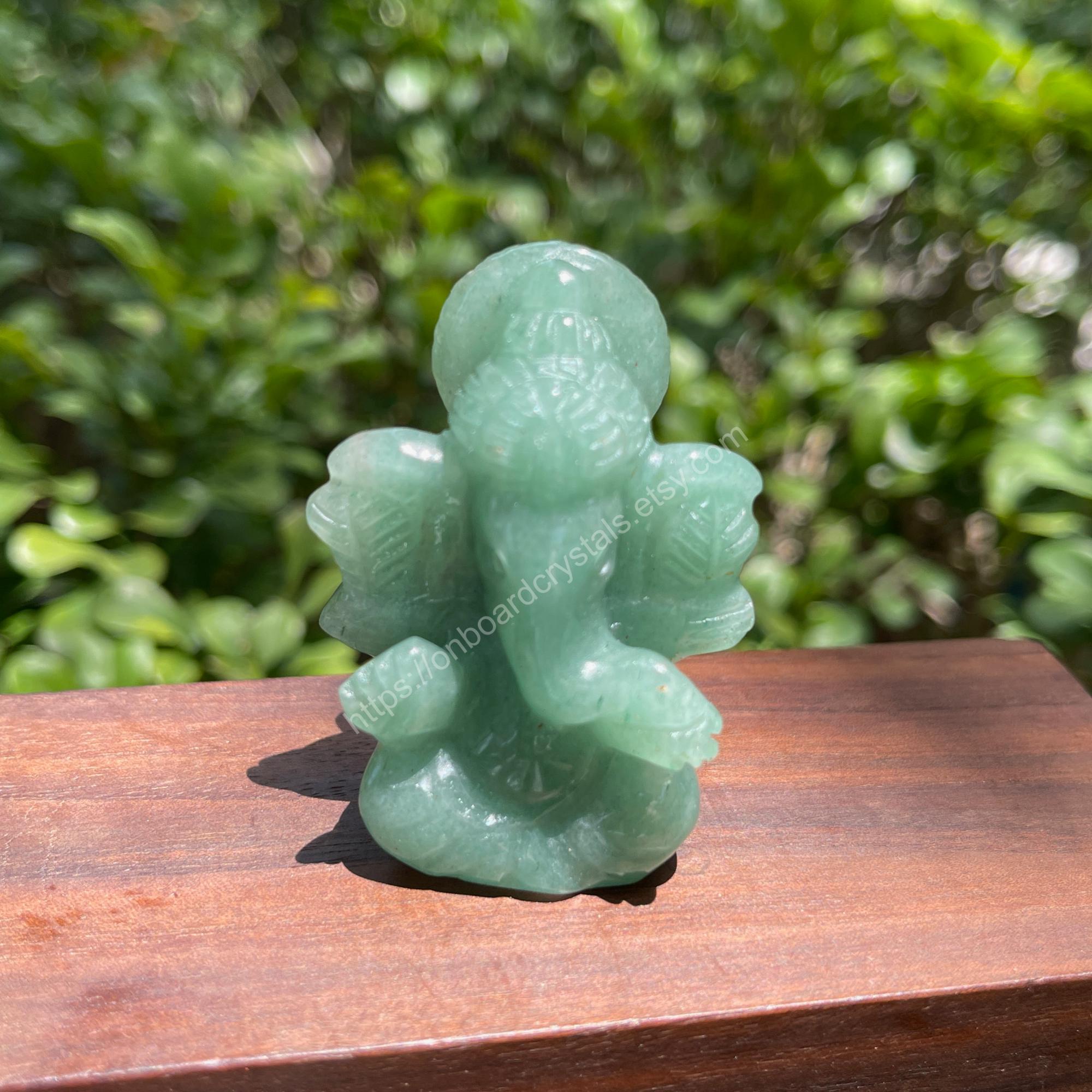 グリーンアベンチュリンのガネーシャ像：手彫りのクリスタル装飾