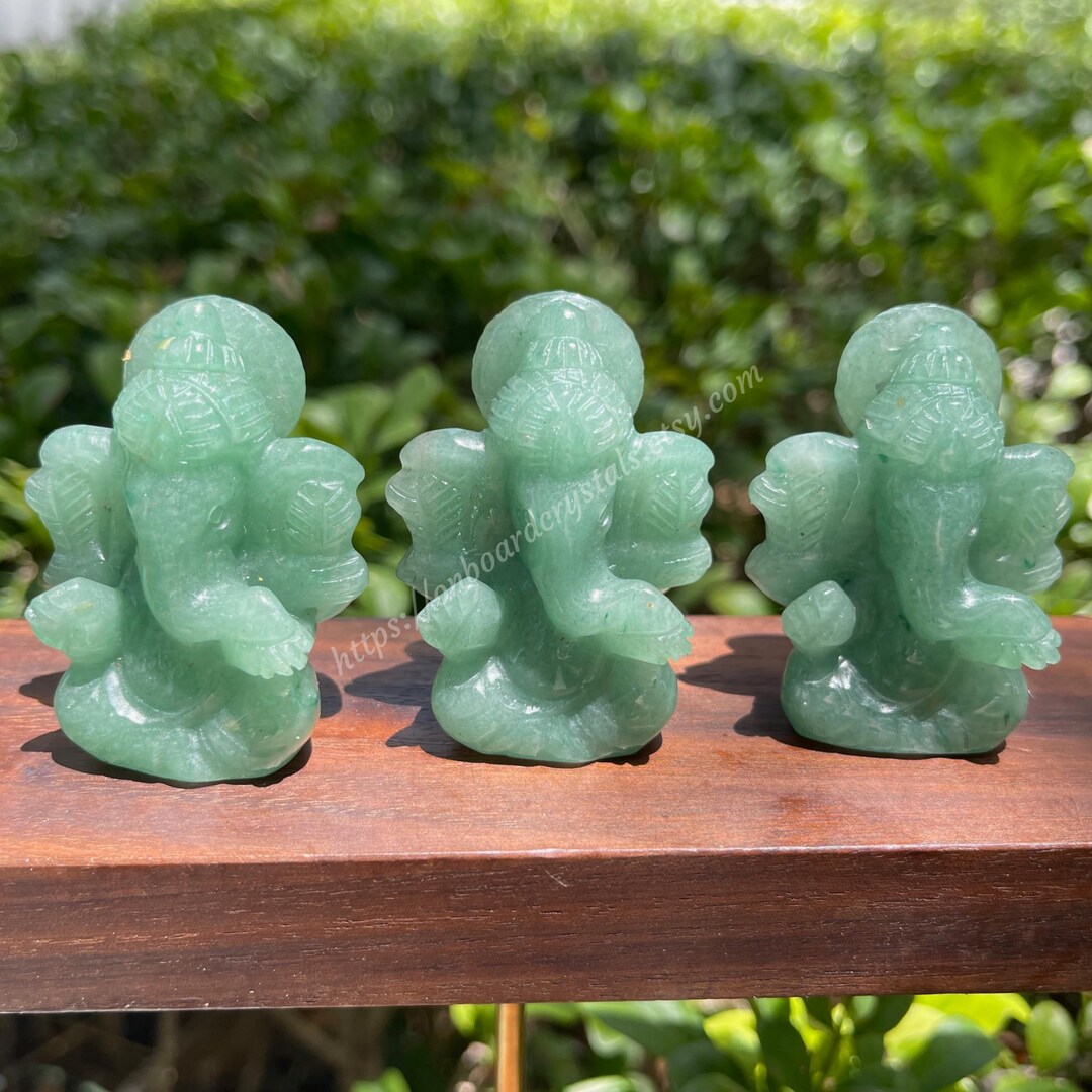 グリーンアベンチュリンのガネーシャ像：手彫りのクリスタル装飾