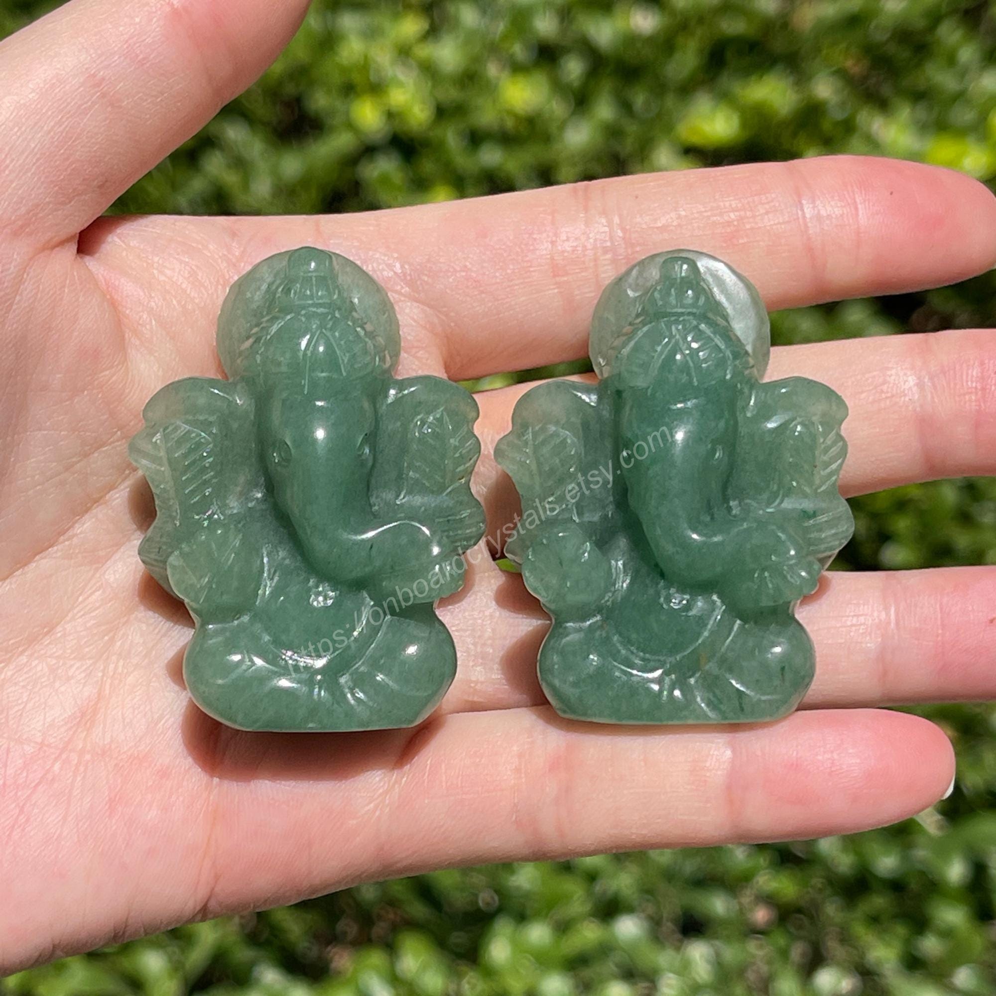 グリーンアベンチュリンのガネーシャ像：手彫りのクリスタル装飾