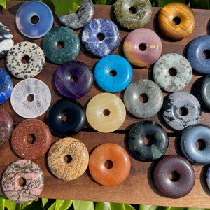 37 Arten Kristall Donut Anhänger, Edelstein Donut Halskette, Pi Anhänger, Kreis Kristall Halskette, Donut Geschenke, Kristall Anhänger