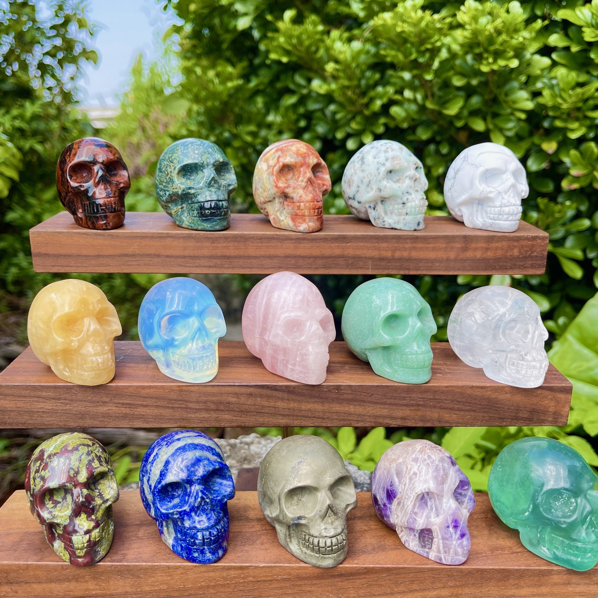 2'' Gemstone Skull Carvings: Reiki Healing Crystal, Halloween