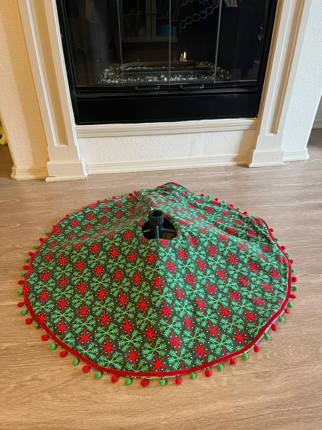 Starburst Tree Skirt Medium Size Etsy
