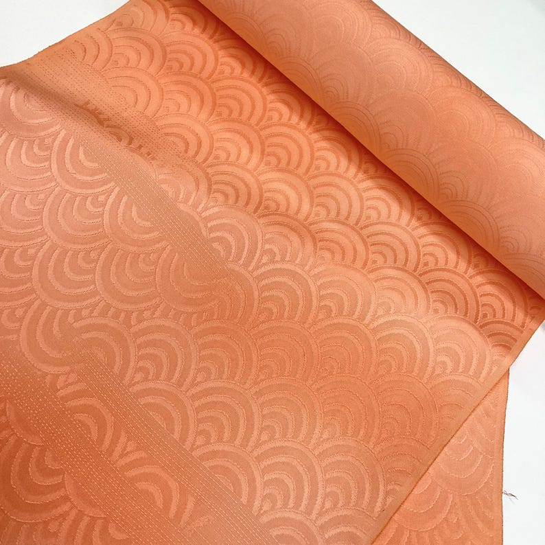G150 Orange Seigaiha — svileni tanmono