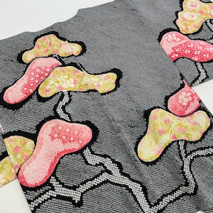 N57 Vintage Silk Kimono Haori Jacket : Black Shibori / Kanoko-dot Unique Young Pine Tree Chrysanthemum