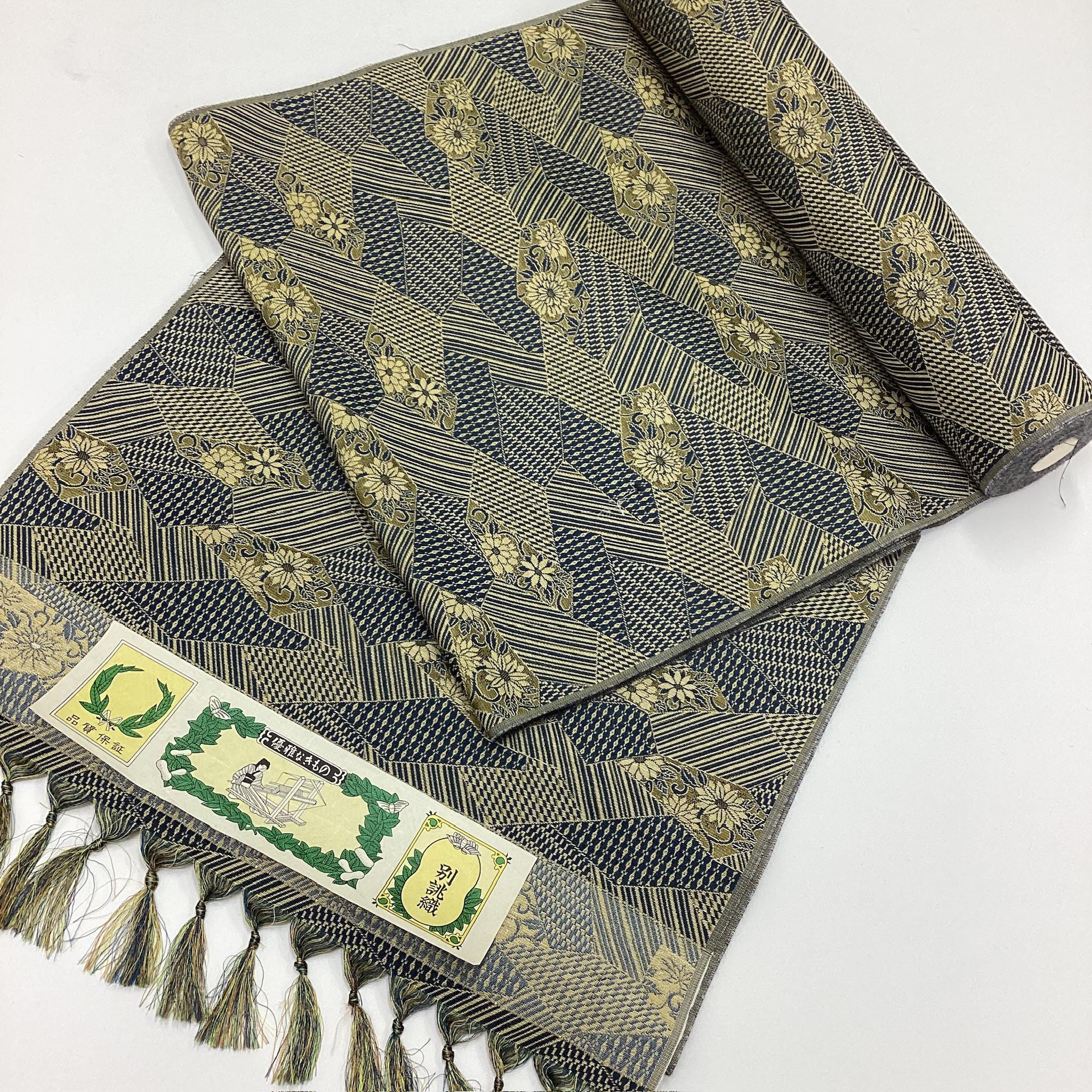 G905 未使用 正絹 着物反物 12m 手織り御召 紺地/菊 唐草 花 各種 氷