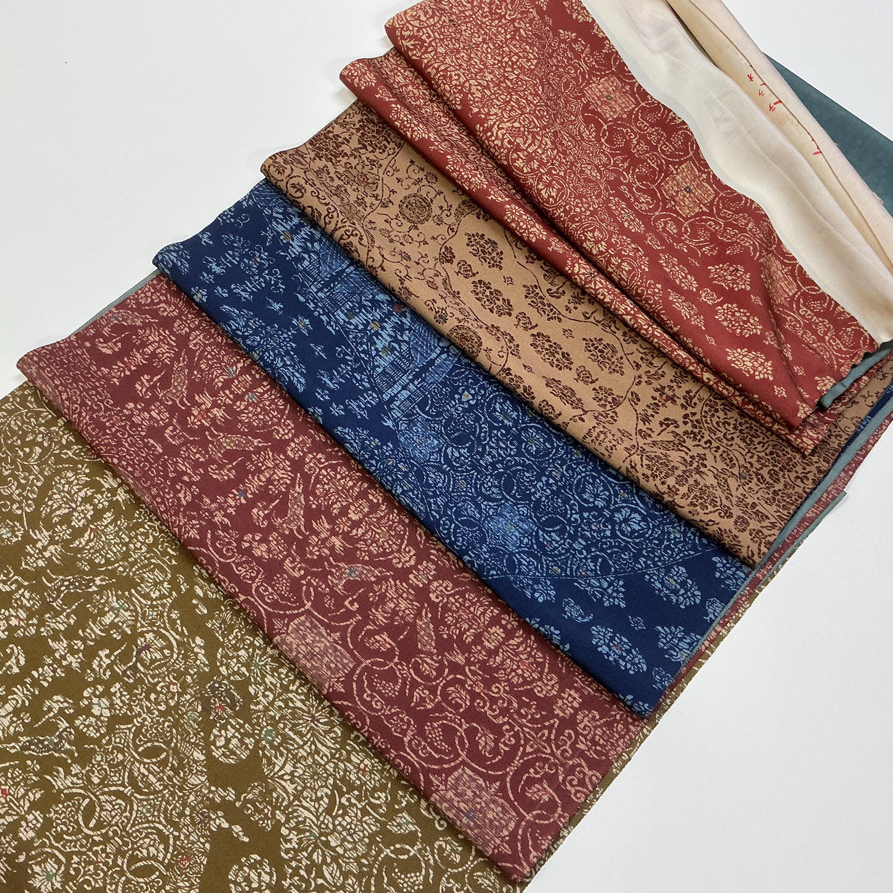 N77 未使用 ヴィンテージ シルク着物 反物 : 18 パターンサンプル