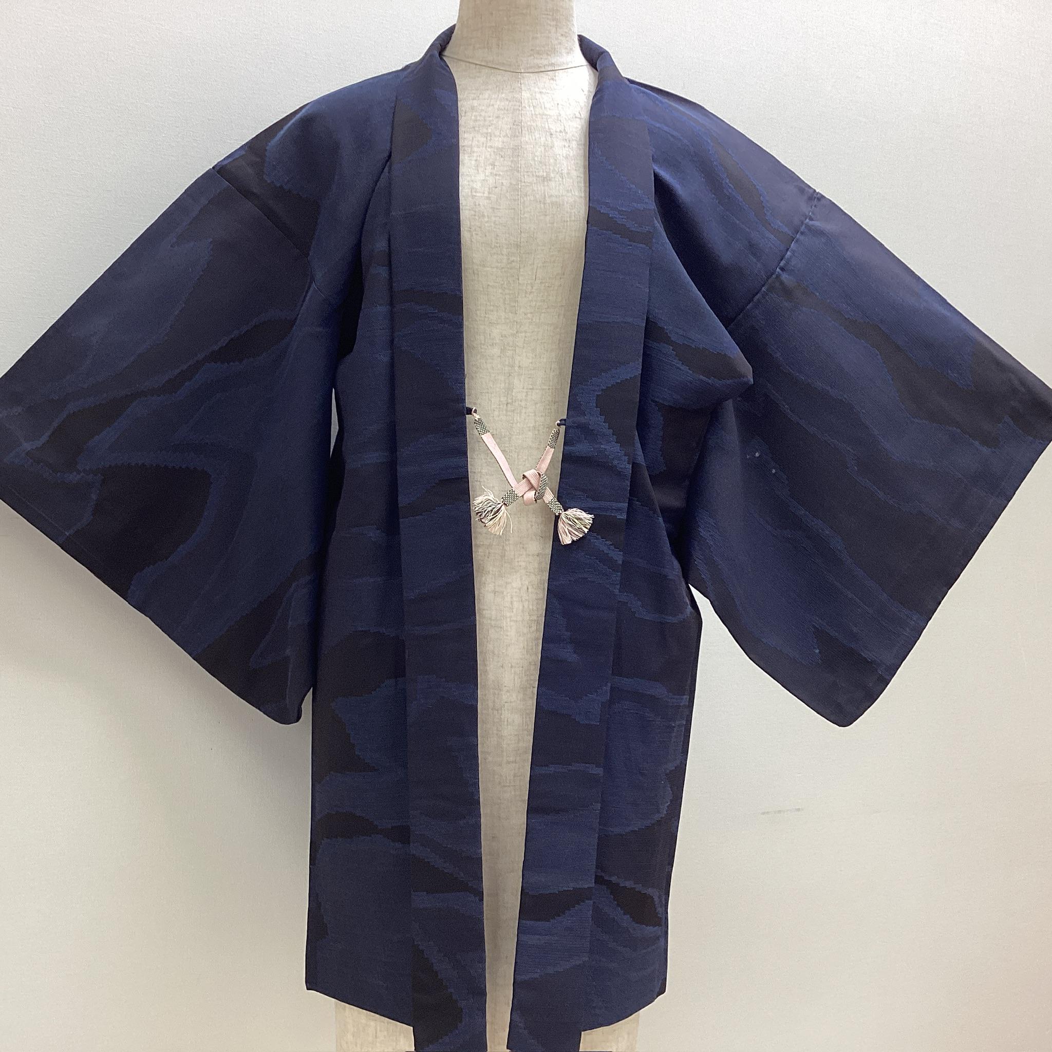 K849 ヴィンテージシルク着物羽織ジャケット（単）：黒紺／流水模様