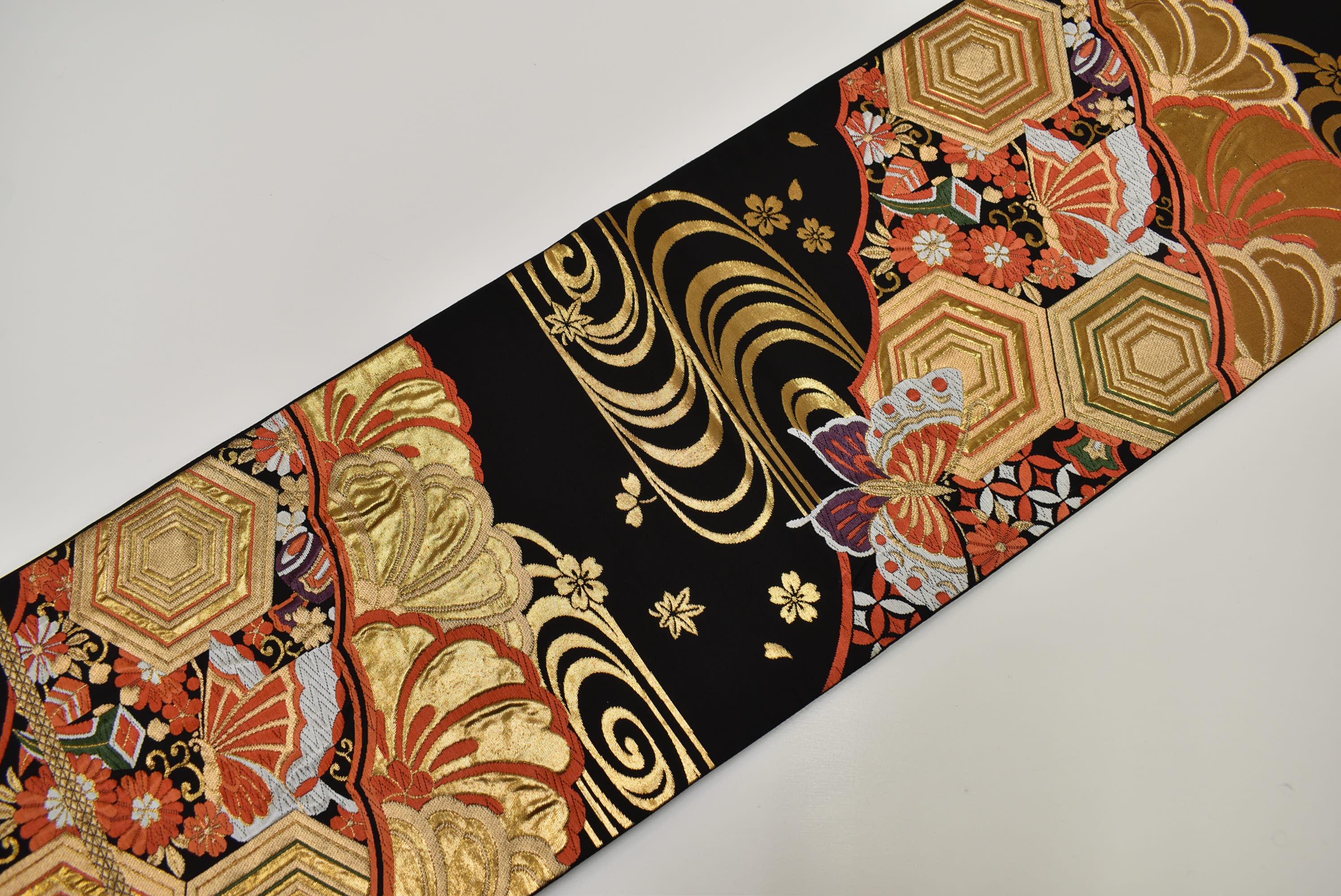 Y39 ヴィンテージ シルク 着物 帯 袋帯 黒 金刺繍 / 唐織 川辺